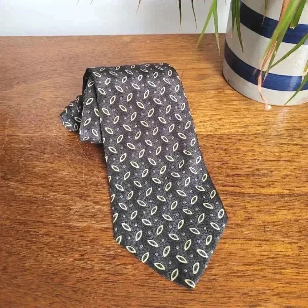 Oscar de la Renta 100% Silk Tie